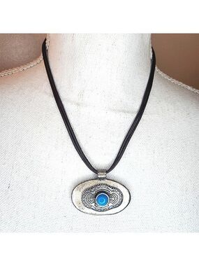 Chicos Silver Necklace Turquoise  Bead Oval Pendant Chain 16” Adjustable Vintage